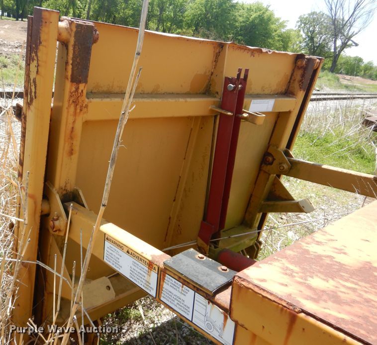 image for item DG8540 HayBuster 256 bale processor