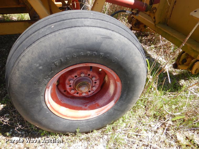 image for item DG8540 HayBuster 256 bale processor