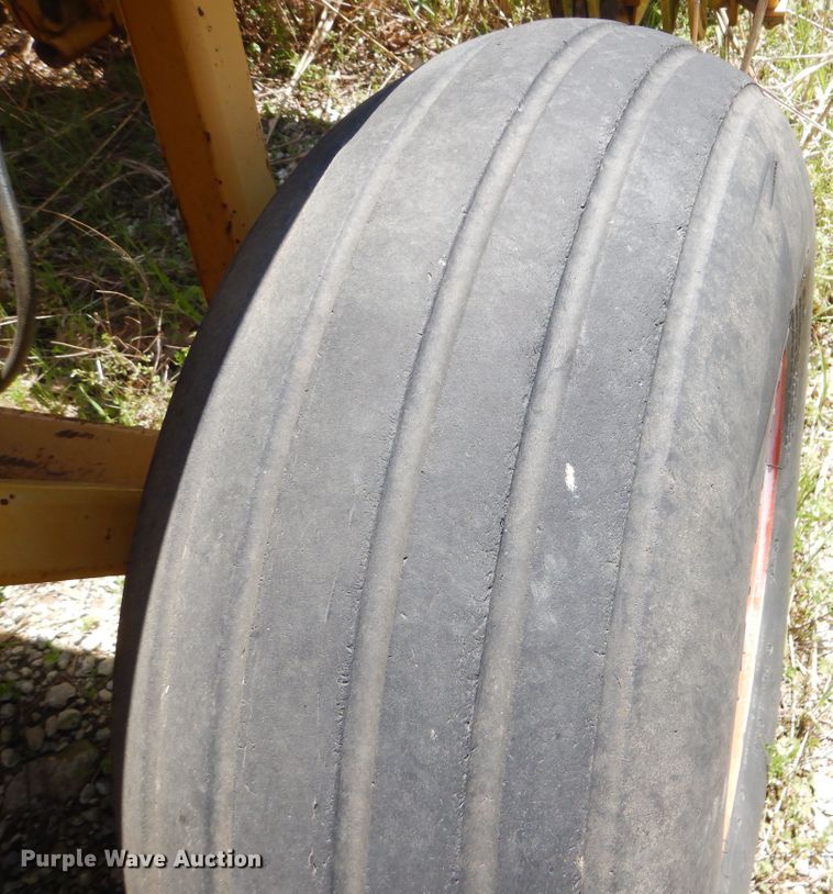 image for item DG8540 HayBuster 256 bale processor