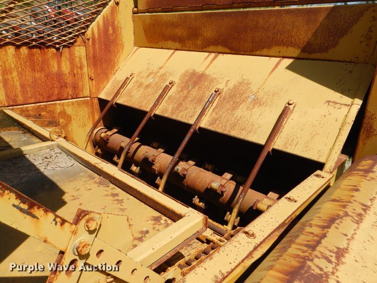 image for item DG8540 HayBuster 256 bale processor