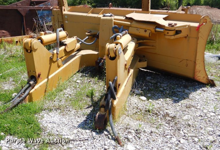image for item DG8541 Caterpillar D6K six-way dozer blade
