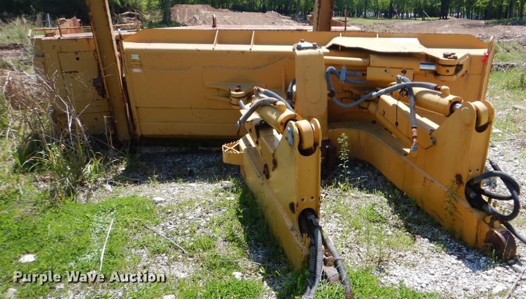 image for item DG8541 Caterpillar D6K six-way dozer blade