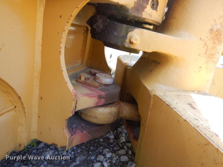 image for item DG8541 Caterpillar D6K six-way dozer blade