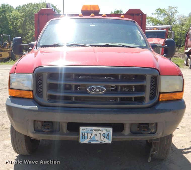 image for item DG8543 2001 Ford F550 Super Duty service truck with crane