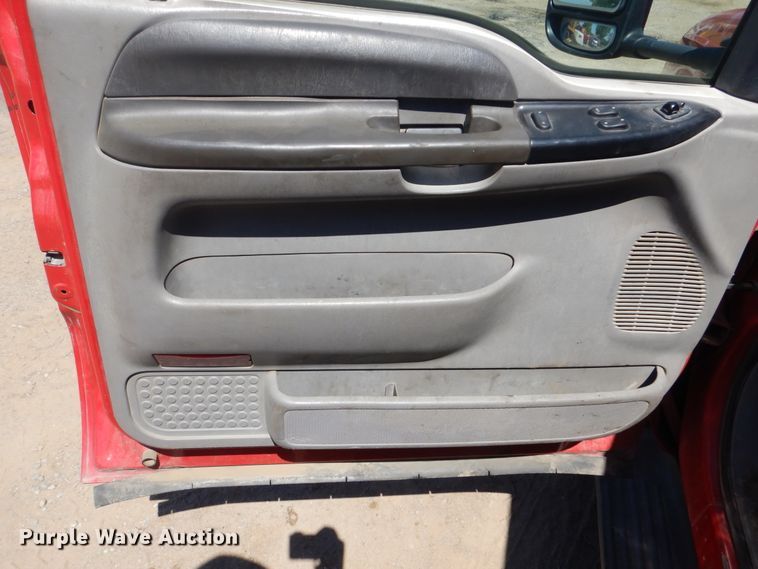 image for item DG8543 2001 Ford F550 Super Duty service truck with crane