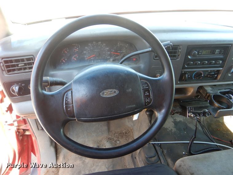 image for item DG8543 2001 Ford F550 Super Duty service truck with crane