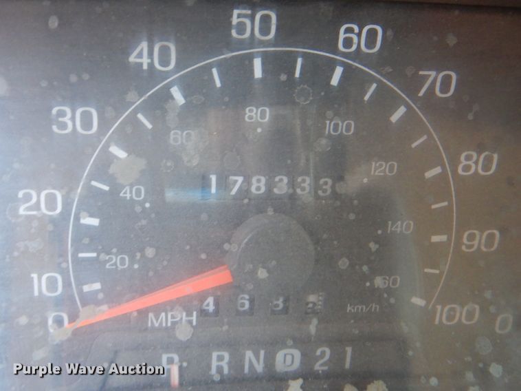 image for item DG8543 2001 Ford F550 Super Duty service truck with crane