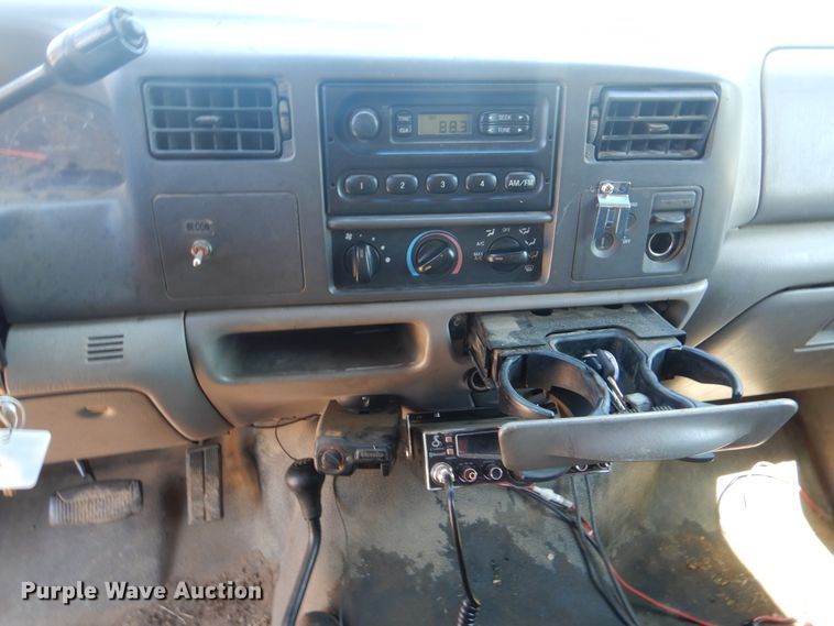 image for item DG8543 2001 Ford F550 Super Duty service truck with crane