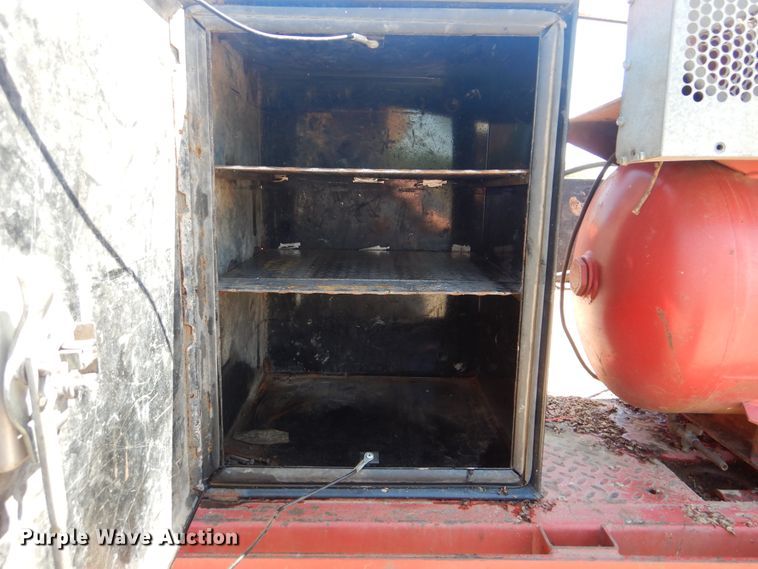 image for item DG8543 2001 Ford F550 Super Duty service truck with crane