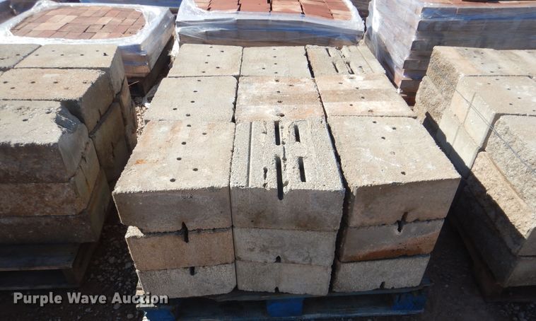 image for item DG8549 Approximately 157 Versa blocks