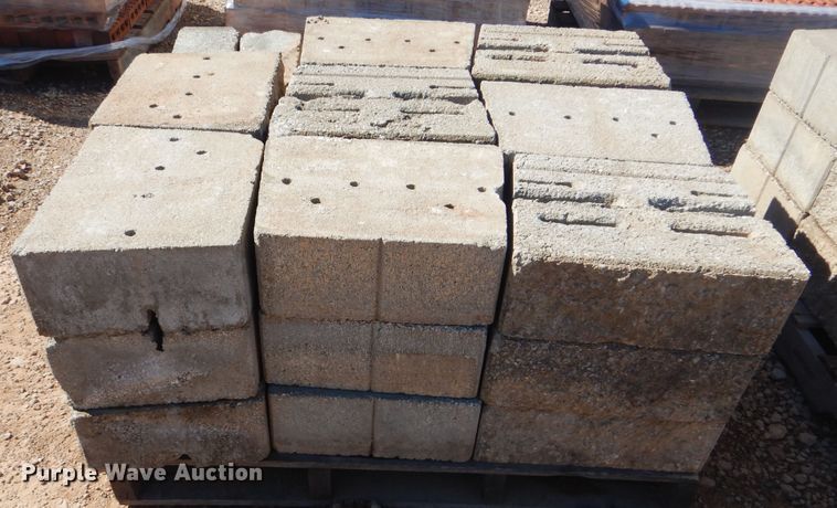 image for item DG8549 Approximately 157 Versa blocks