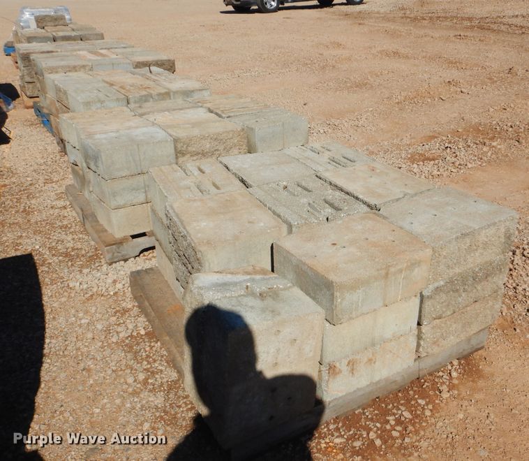 image for item DG8549 Approximately 157 Versa blocks