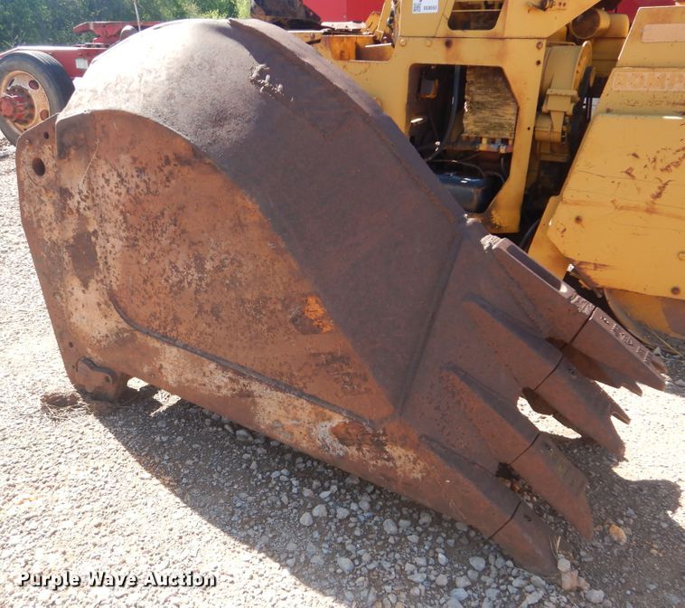 image for item DG8552 Hensley Adco 23"W rock bucket