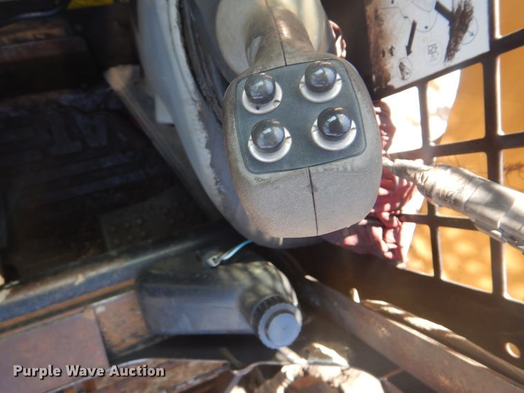 image for item DG8574 2005 Caterpillar 252B  skid steer loader