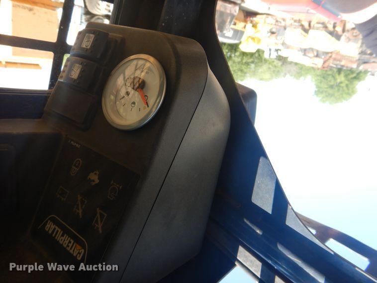 image for item DG8574 2005 Caterpillar 252B  skid steer loader