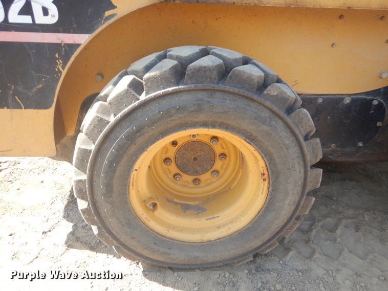 image for item DG8574 2005 Caterpillar 252B  skid steer loader