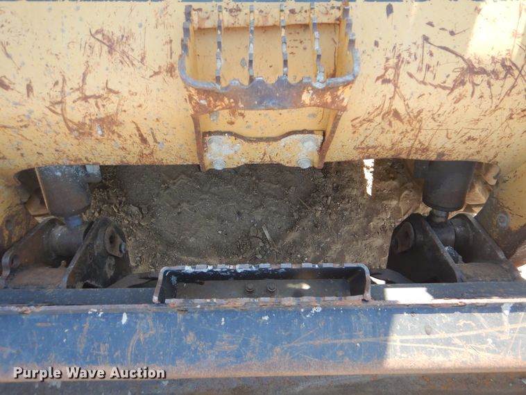 image for item DG8574 2005 Caterpillar 252B  skid steer loader