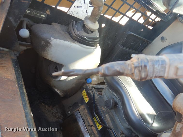 image for item DG8574 2005 Caterpillar 252B  skid steer loader