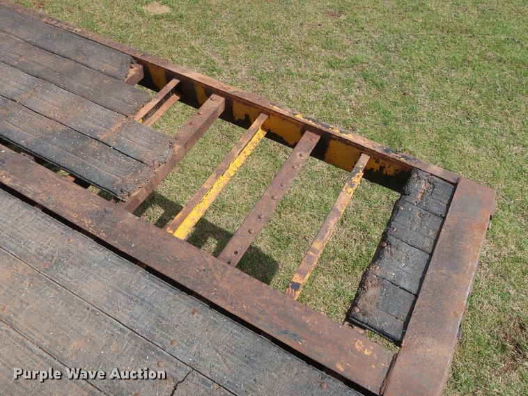 image for item DH0880 1998 Evaco tilt deck equipment trailer