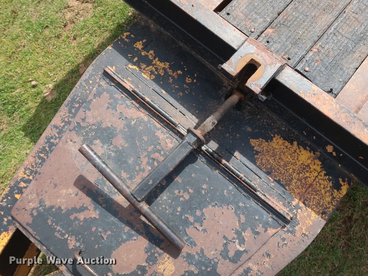 image for item DH0880 1998 Evaco tilt deck equipment trailer