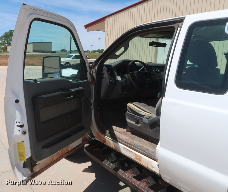 image for item DH0885 2011 Ford F550 Super Duty XL SuperCab bucket truck