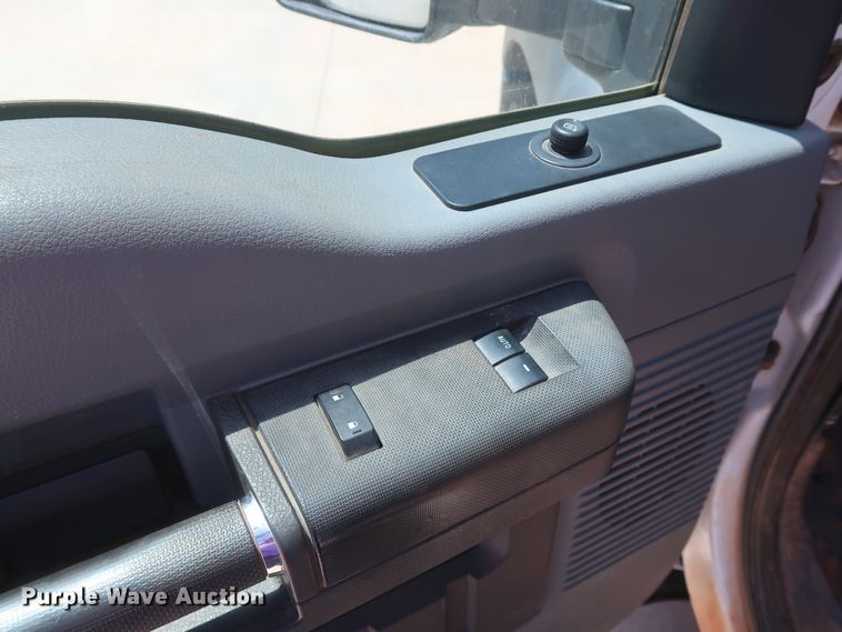 image for item DH0885 2011 Ford F550 Super Duty XL SuperCab bucket truck