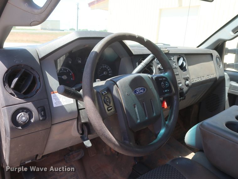 image for item DH0885 2011 Ford F550 Super Duty XL SuperCab bucket truck