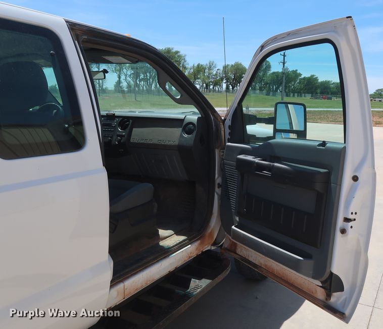 image for item DH0885 2011 Ford F550 Super Duty XL SuperCab bucket truck