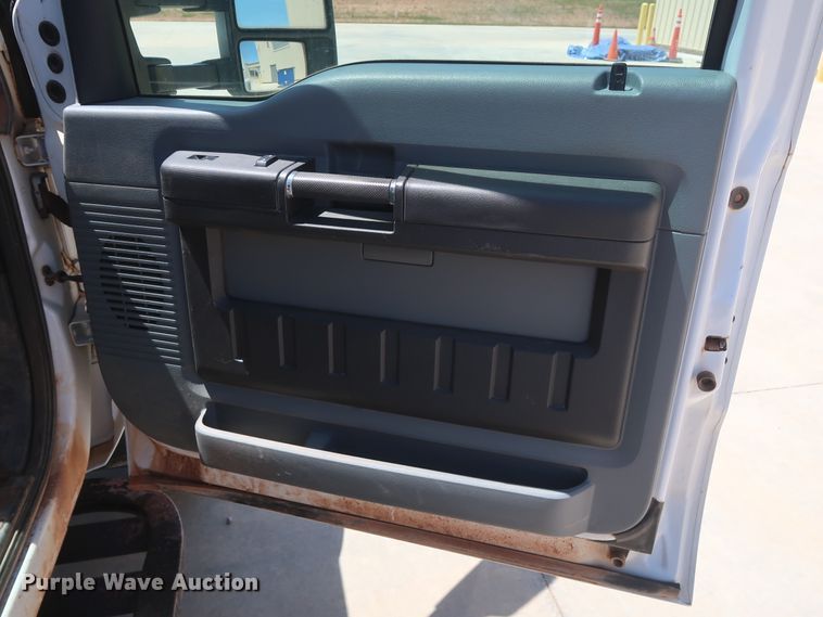 image for item DH0885 2011 Ford F550 Super Duty XL SuperCab bucket truck