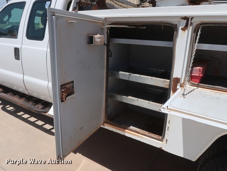 image for item DH0885 2011 Ford F550 Super Duty XL SuperCab bucket truck