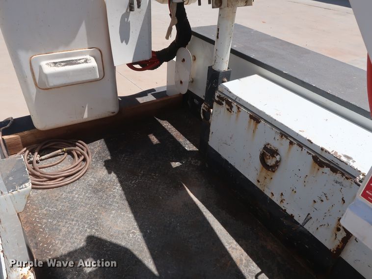 image for item DH0885 2011 Ford F550 Super Duty XL SuperCab bucket truck