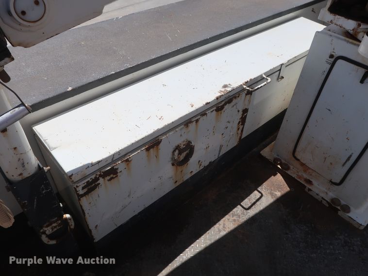 image for item DH0885 2011 Ford F550 Super Duty XL SuperCab bucket truck