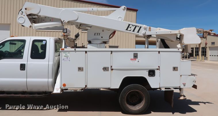image for item DH0885 2011 Ford F550 Super Duty XL SuperCab bucket truck