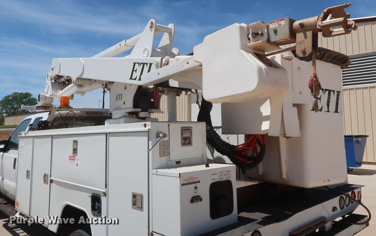 image for item DH0885 2011 Ford F550 Super Duty XL SuperCab bucket truck