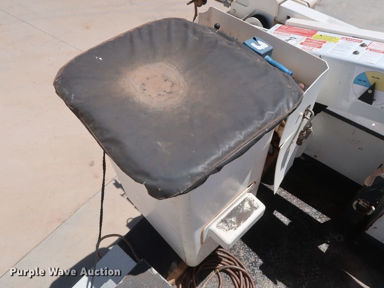 image for item DH0885 2011 Ford F550 Super Duty XL SuperCab bucket truck