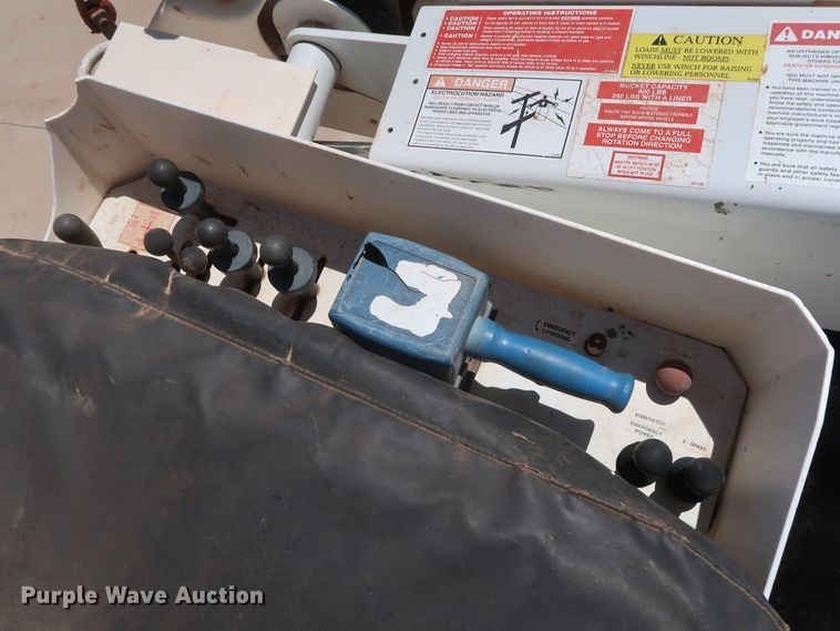 image for item DH0885 2011 Ford F550 Super Duty XL SuperCab bucket truck