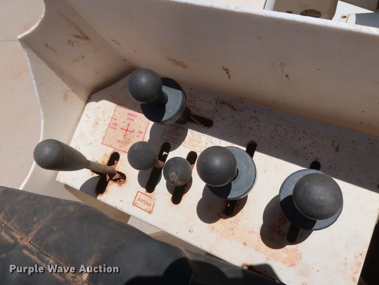 image for item DH0885 2011 Ford F550 Super Duty XL SuperCab bucket truck