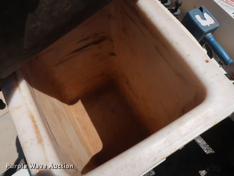 image for item DH0885 2011 Ford F550 Super Duty XL SuperCab bucket truck