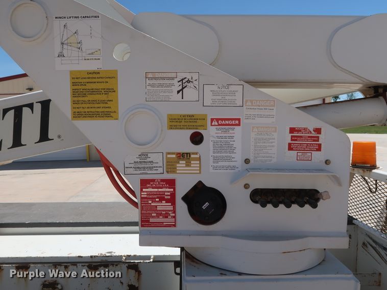 image for item DH0885 2011 Ford F550 Super Duty XL SuperCab bucket truck