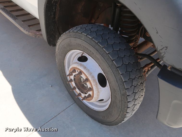 image for item DH0885 2011 Ford F550 Super Duty XL SuperCab bucket truck