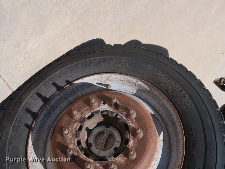 image for item DH0885 2011 Ford F550 Super Duty XL SuperCab bucket truck