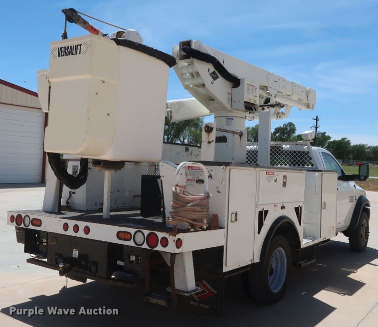 image for item DH0886 2015 Dodge Ram 5500HD bucket truck
