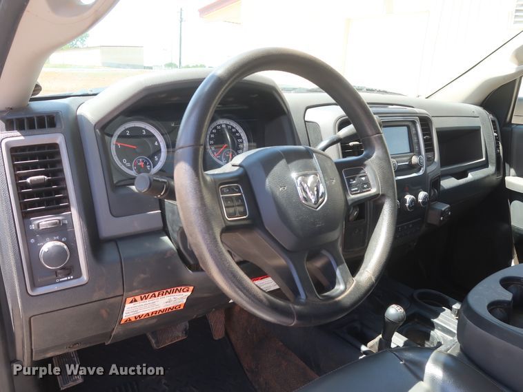 image for item DH0886 2015 Dodge Ram 5500HD bucket truck