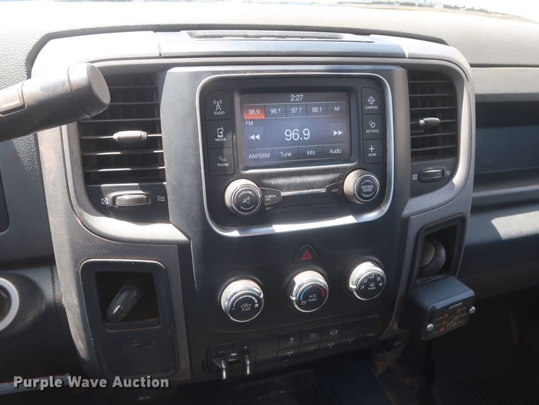 image for item DH0886 2015 Dodge Ram 5500HD bucket truck