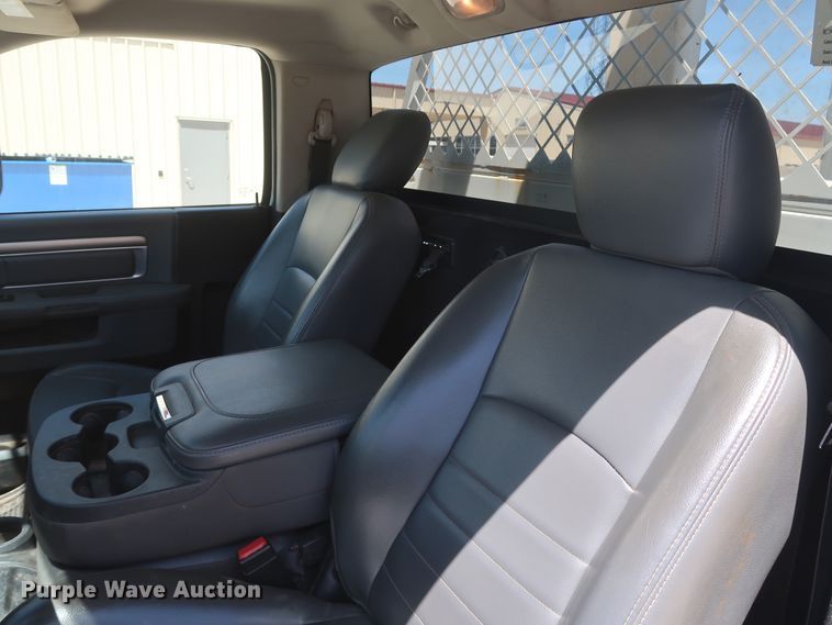 image for item DH0886 2015 Dodge Ram 5500HD bucket truck