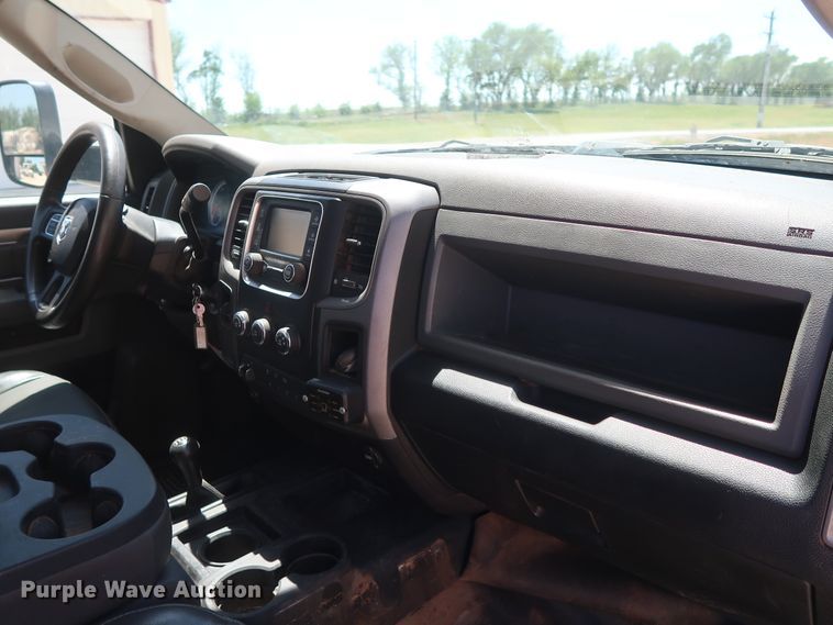 image for item DH0886 2015 Dodge Ram 5500HD bucket truck