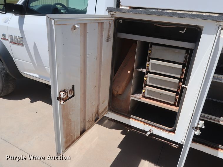 image for item DH0886 2015 Dodge Ram 5500HD bucket truck