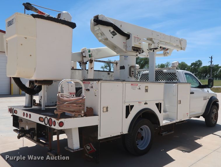 image for item DH0886 2015 Dodge Ram 5500HD bucket truck