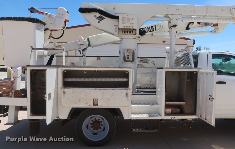 image for item DH0886 2015 Dodge Ram 5500HD bucket truck