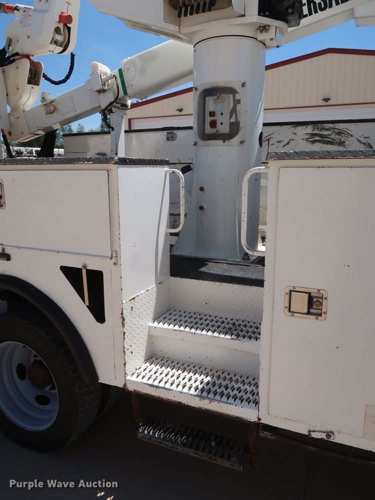 image for item DH0886 2015 Dodge Ram 5500HD bucket truck